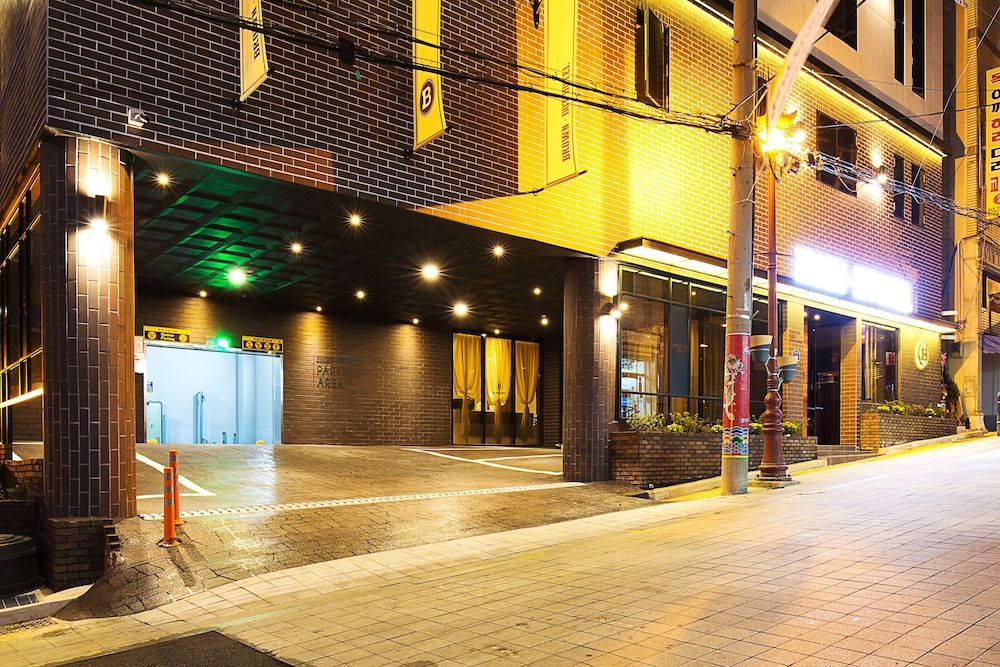 undefined Brown Dot Busan Station Sky Garden 6