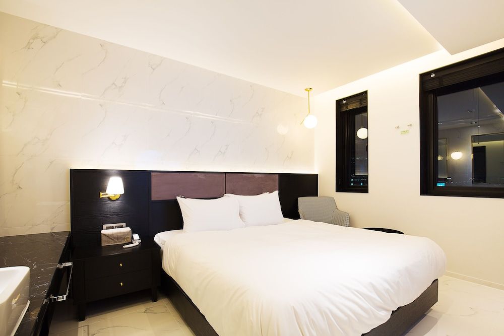 Brown Dot Busan Station Sky Garden Premium Double Room, Non Smoking (with Spa) 6