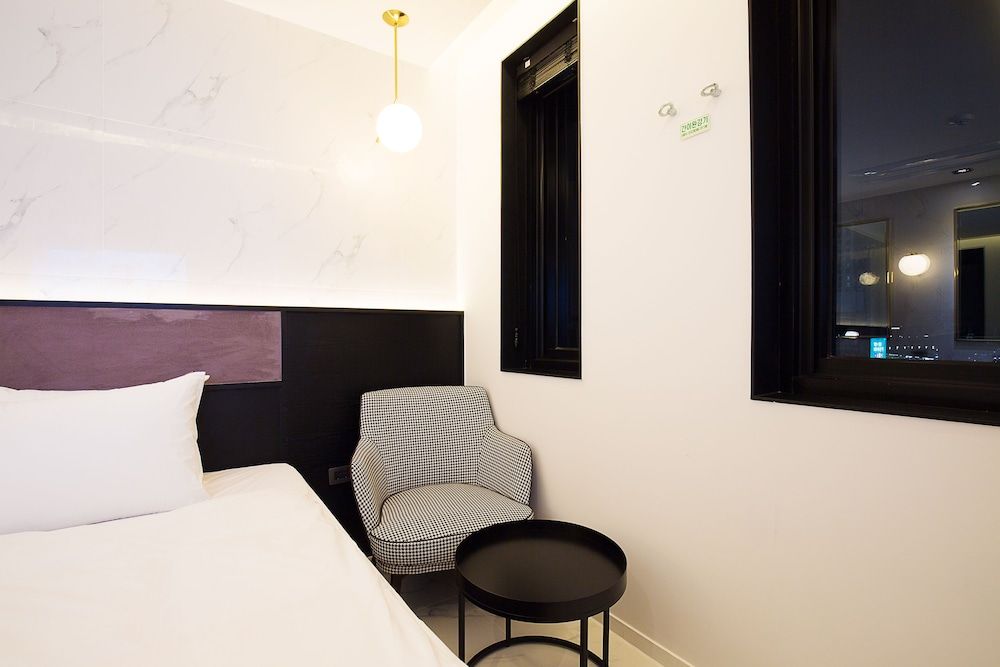 Brown Dot Busan Station Sky Garden Premium Double Room, Non Smoking (with Spa) 17