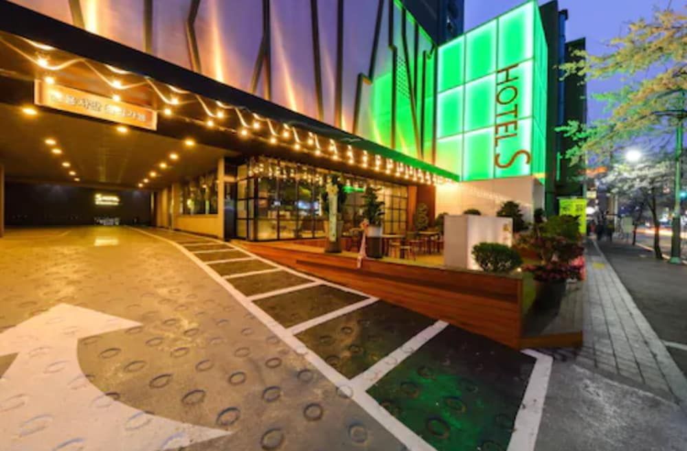 undefined Lifestyle S Hotel 4