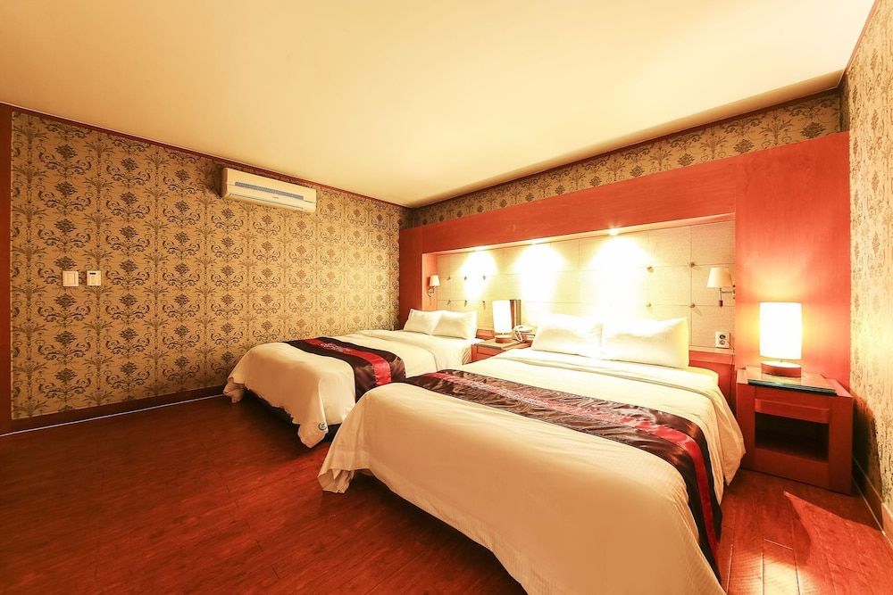 Zenith Hotel Suite 3