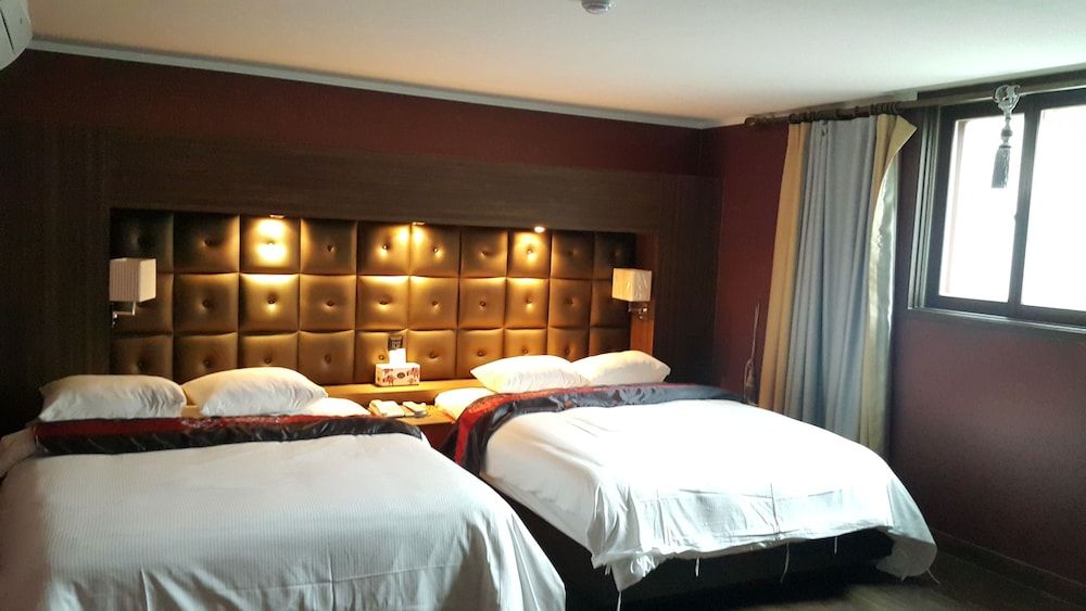 Zenith Hotel Suite 2