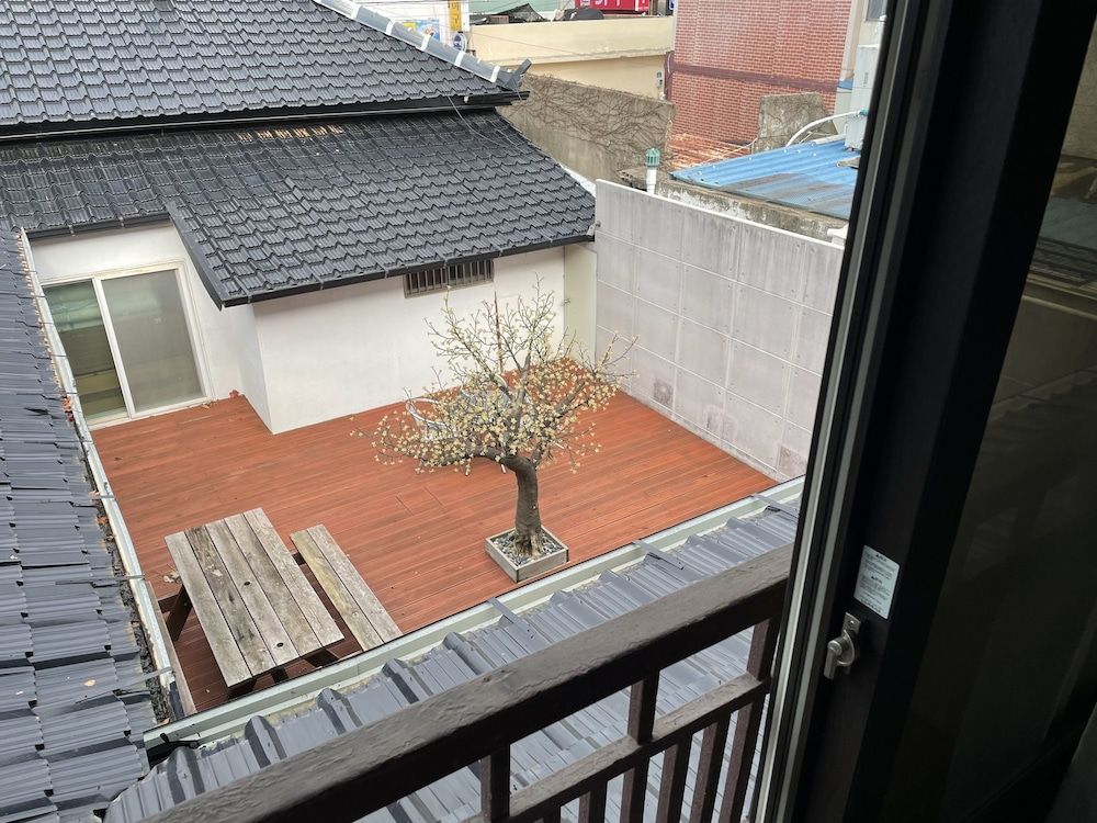 Hwadam Inn - Hostel Traditional Single Room 5