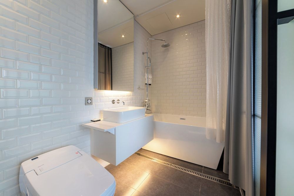 Hotel the Designers Seoul Station Superior Double City View 8