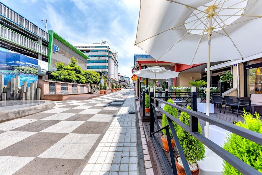 undefined Trevi Hotel 7