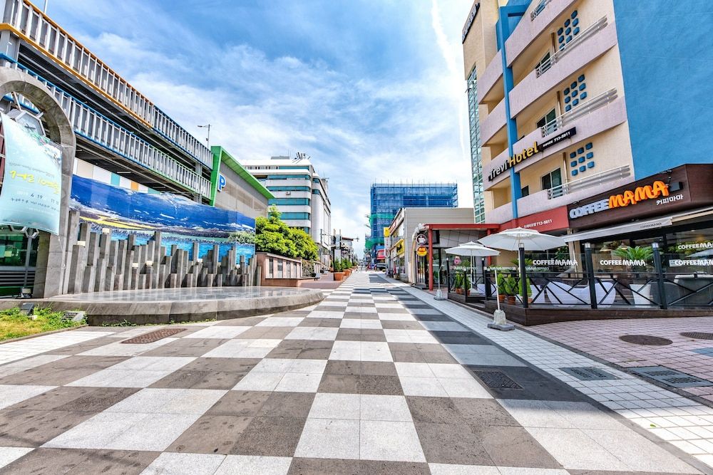 undefined Trevi Hotel 10