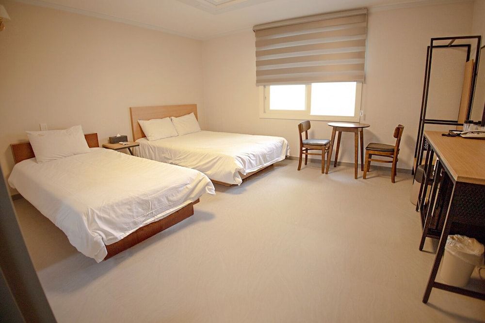 undefined Trevi Hotel 2