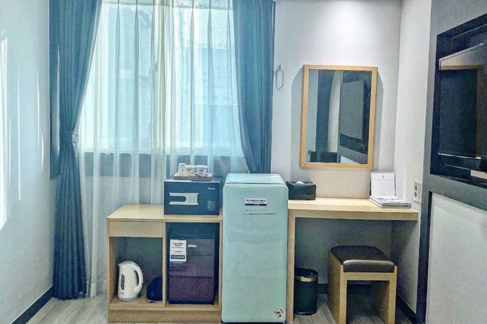 Galaxy Hotel Family Room, City View (705) 7