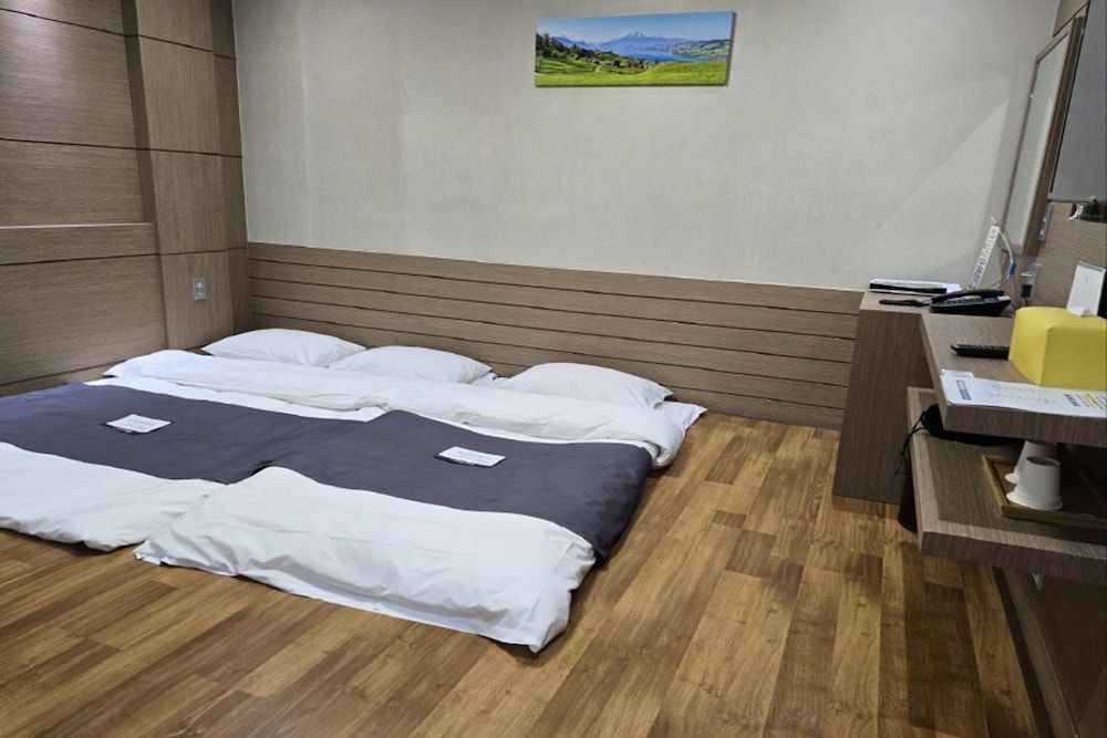 Galaxy Hotel Family Room, City View (506 or 507) 2