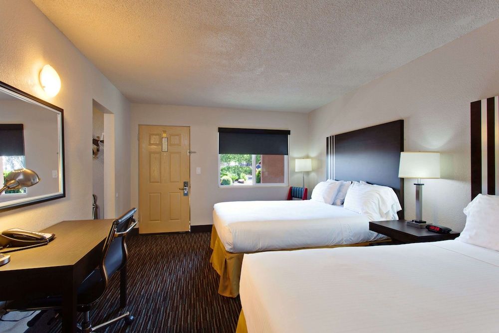 Standard Room, 2 Queen Beds, Smoking