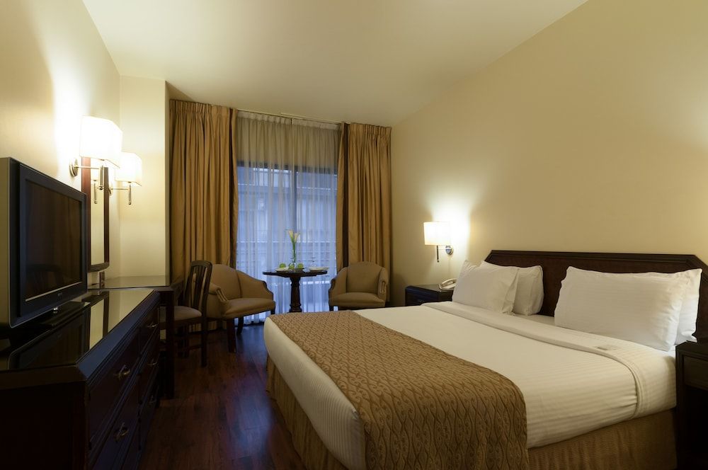 undefined Le Commodore 5