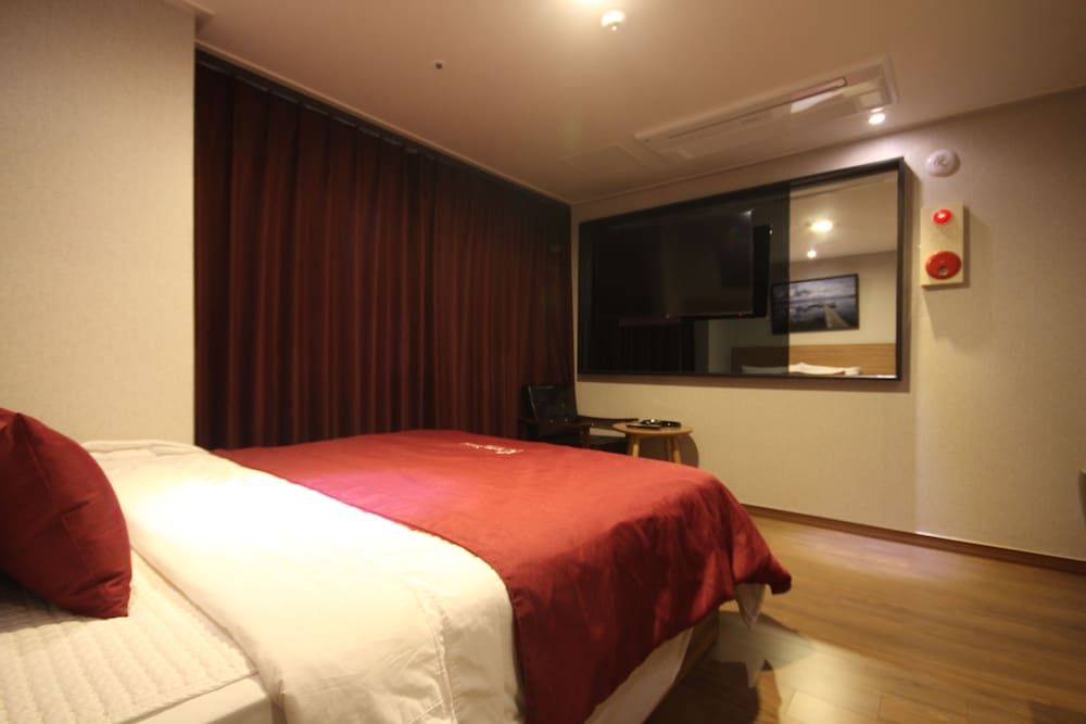 Hotel The May Standard Room 3