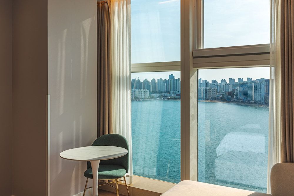 The Marine View Hotel Suite, 1 Double Bed 13