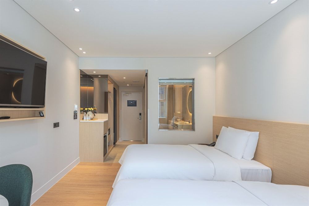 The Marine View Hotel Premium Twin Room 2