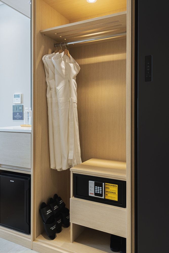 The Marine View Hotel Premium Twin Room 7