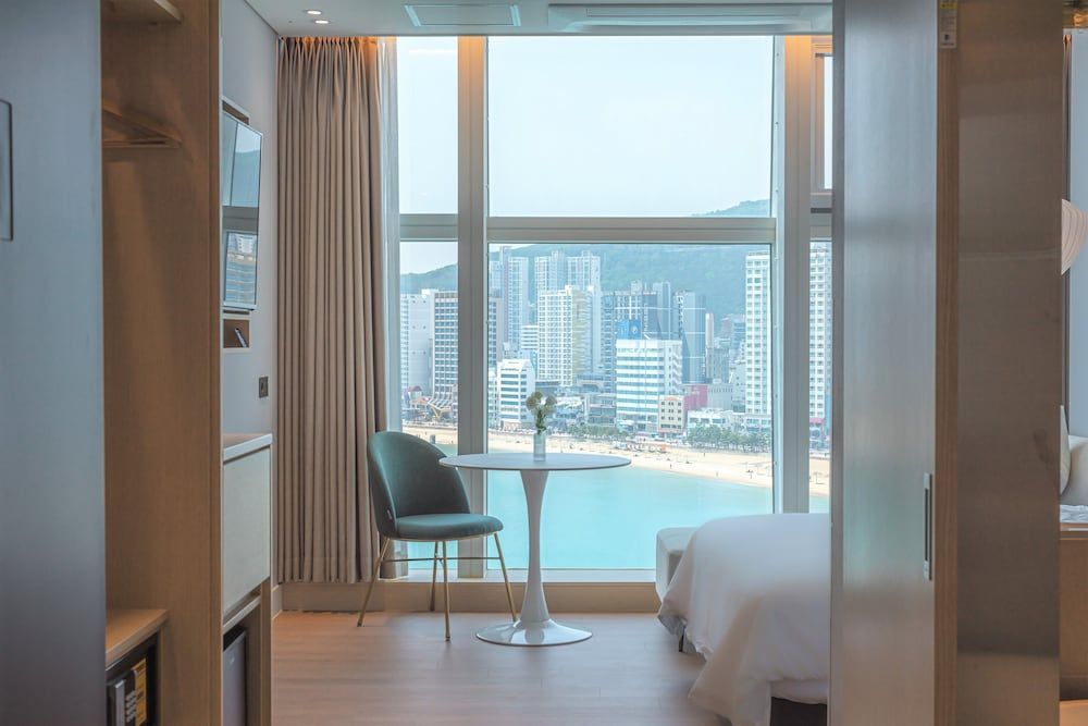 The Marine View Hotel Suite, 1 Double Bed 12