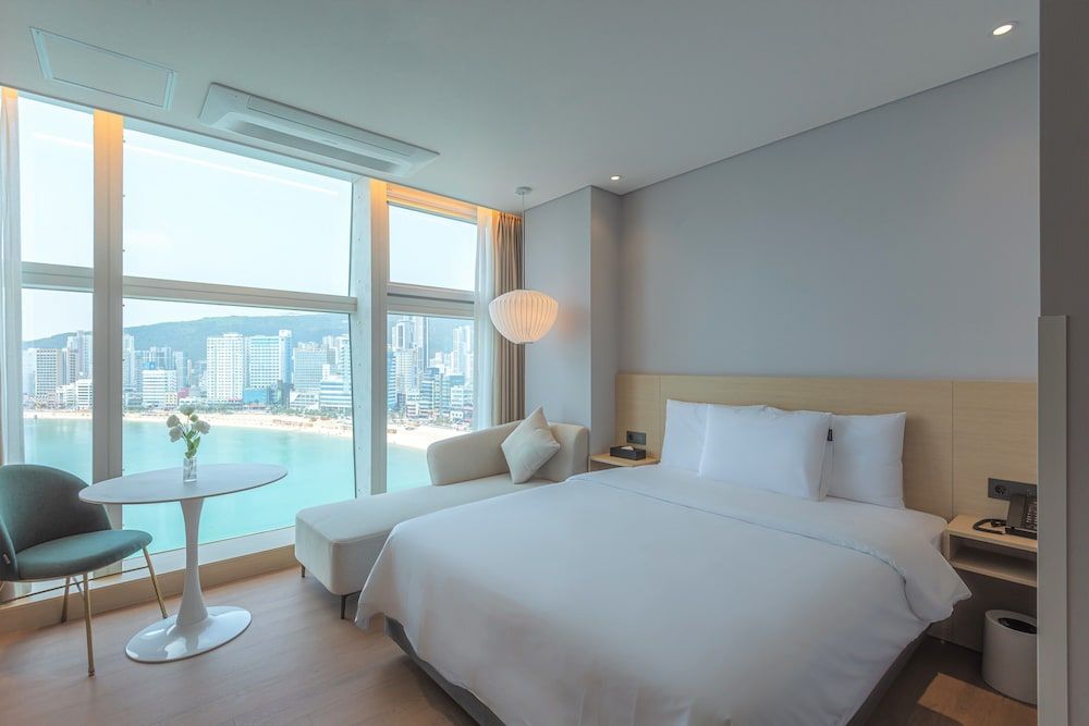 The Marine View Hotel Suite, 1 Double Bed