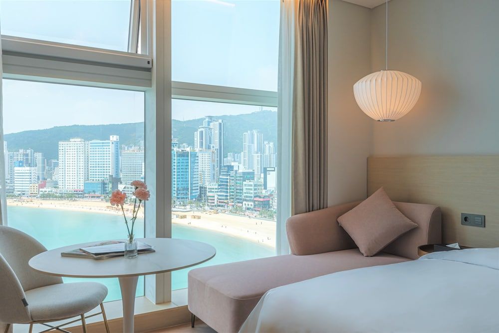 The Marine View Hotel Suite, 1 Double Bed 5