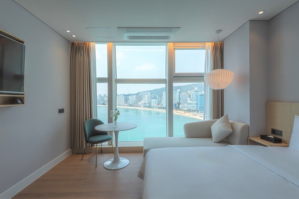 The Marine View Hotel Suite, 1 Double Bed 11