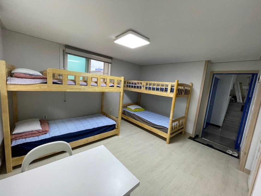 Twin Rabbit Guesthouse Family Room, Private Bathroom 3