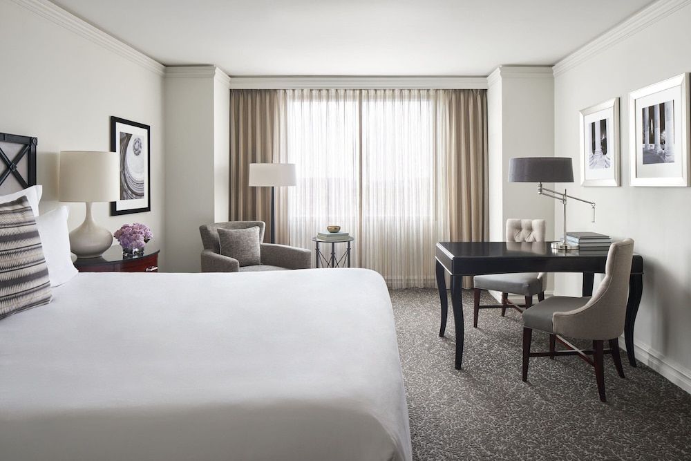 Deluxe Room, 1 King Bed, Non Smoking