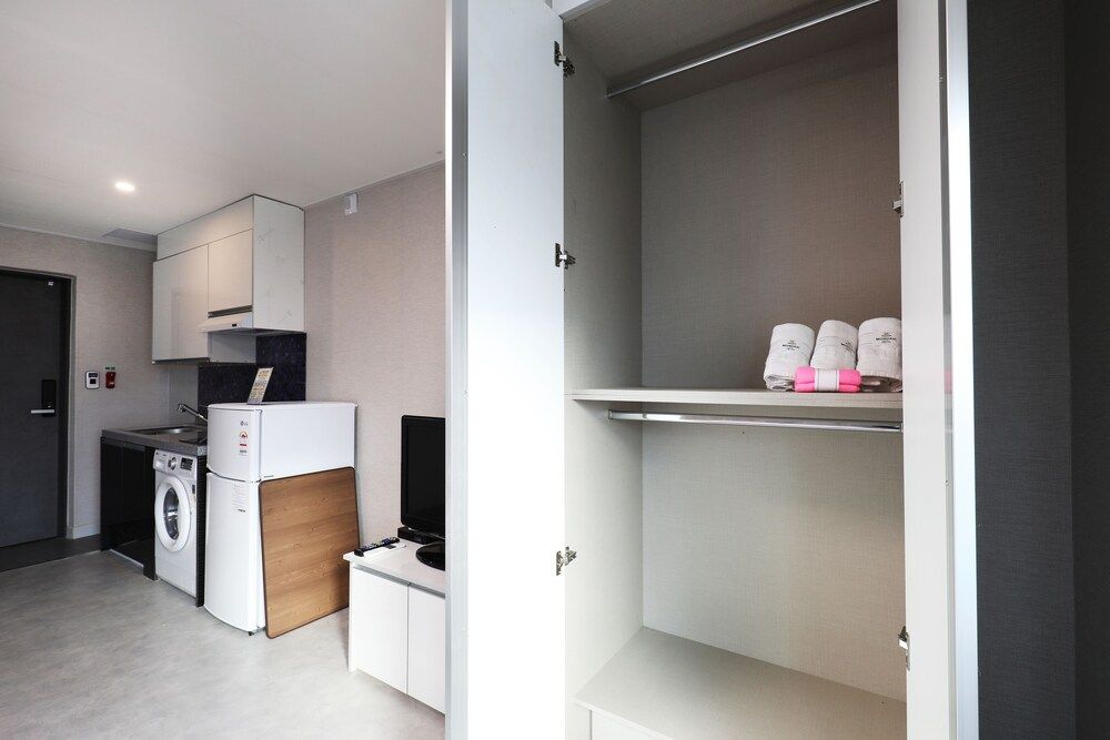 Hotel Mondavi Family Room (Twin Bed) 3