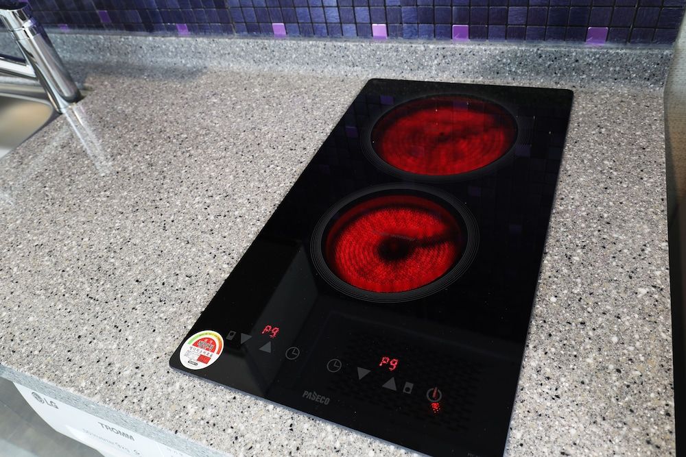 Hotel Mondavi Family Room (1 Single Futon) 2