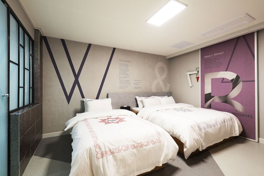 Hotel Mondavi Standard Twin Room 3