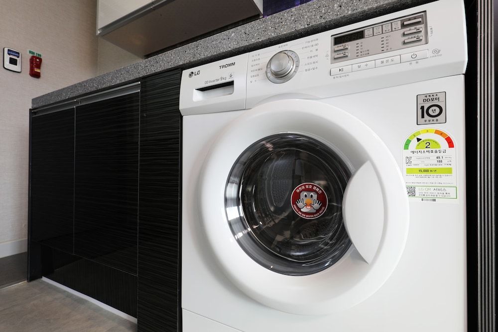 Hotel Mondavi Family Room (Twin Bed) 14