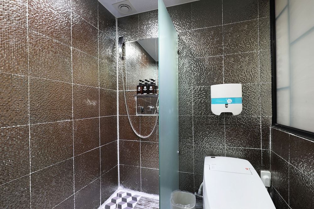 Hotel Mondavi Standard Twin Room 8