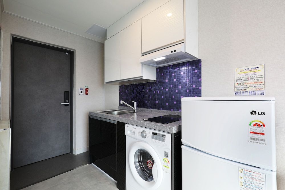 Hotel Mondavi Family Room (1 Single Futon)