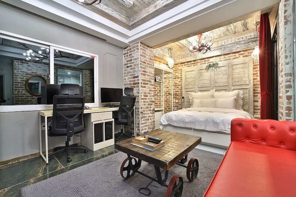 Hotel February Suseong Suite Balcony Sauna 7