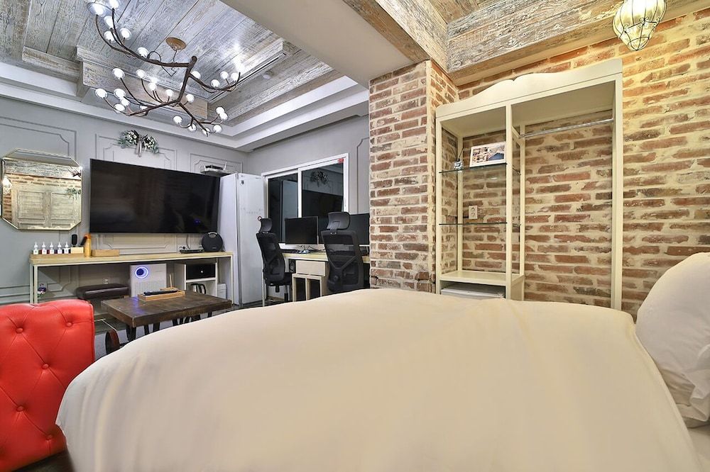 Hotel February Suseong Suite Balcony Sauna 6