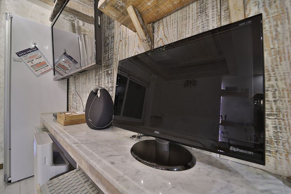 Hotel February Suseong Standard Room 16