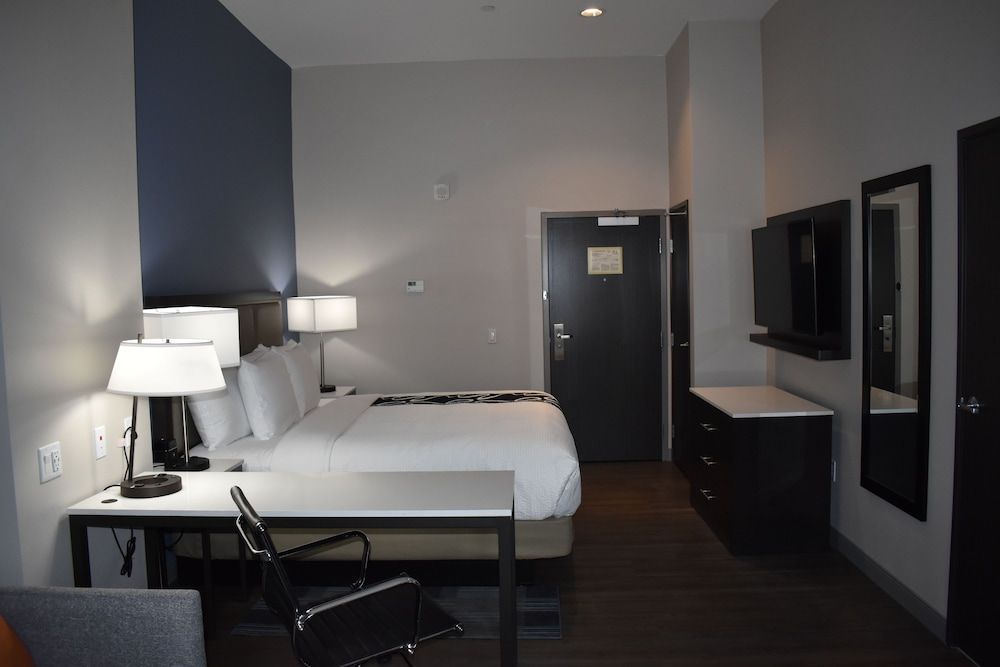 Suite, 1 King Bed, Non Smoking