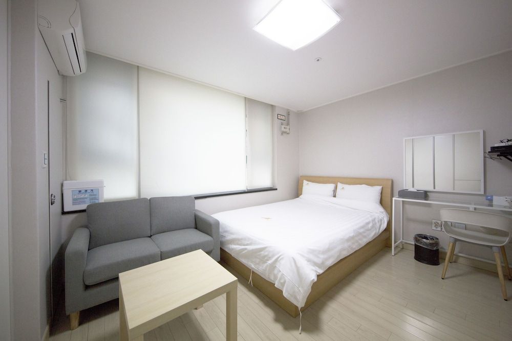 undefined Inn The City Business Hotel 3