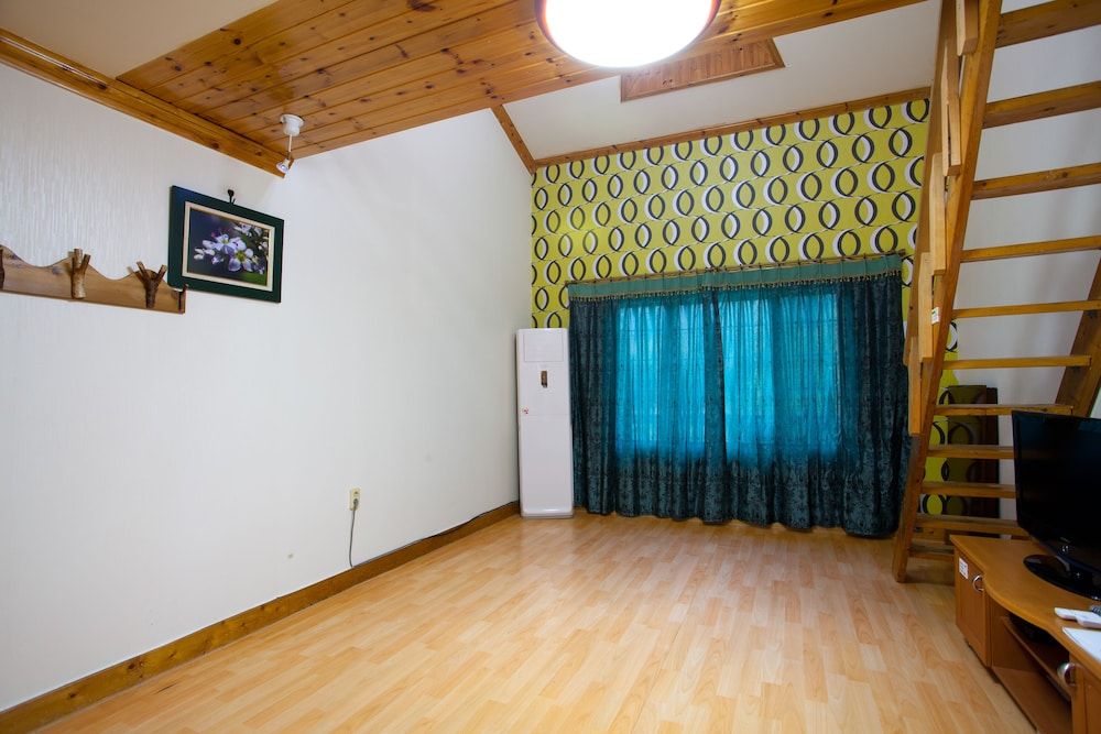 White Cabin Duplex for 8 Person 2