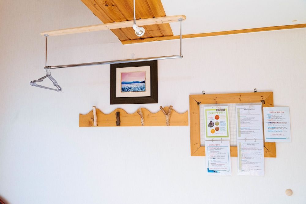 White Cabin Double Room 6