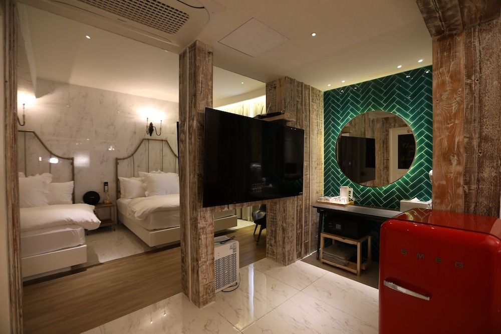 February Hotel Sungseo Royal Suite (No Breakfast provided from Saturday to Monday) 7
