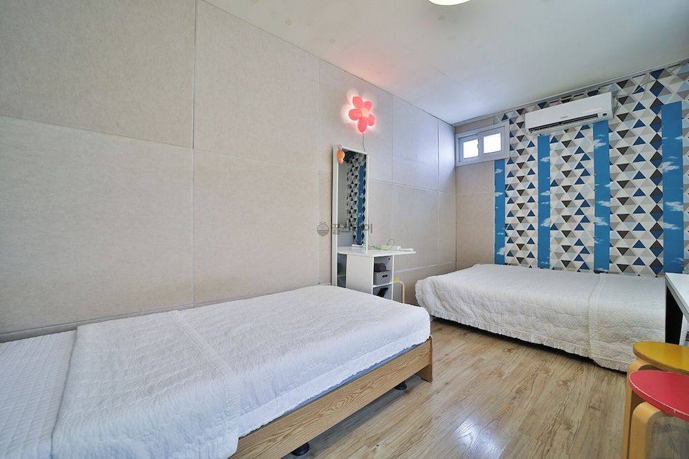 Hongdae Style Guesthouse Panoramic Triple Room, 1 Bedroom, Shared Bathroom, Garden View [Must notify check-in time to Hotel] 7