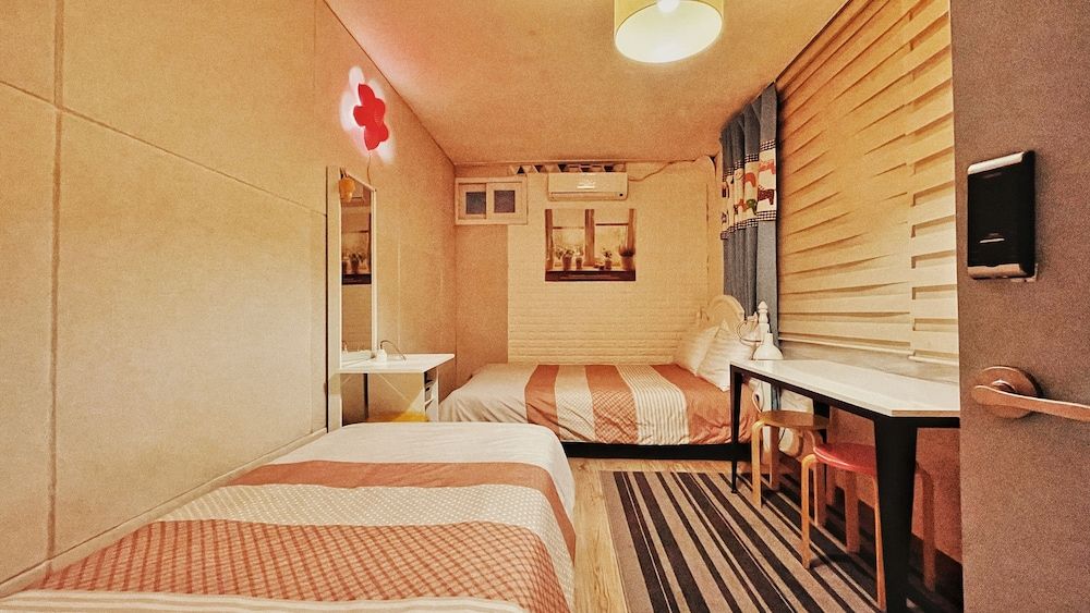 Hongdae Style Guesthouse Panoramic Triple Room, 1 Bedroom, Shared Bathroom, Garden View [Must notify check-in time to Hotel] 8