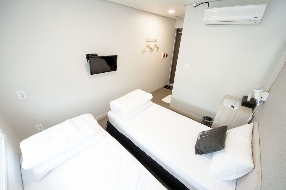 K-Grand Hotel Seoul Standard Twin Room 4