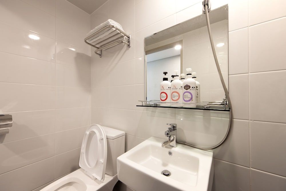 K-Grand Hotel Seoul Standard Twin Room 6