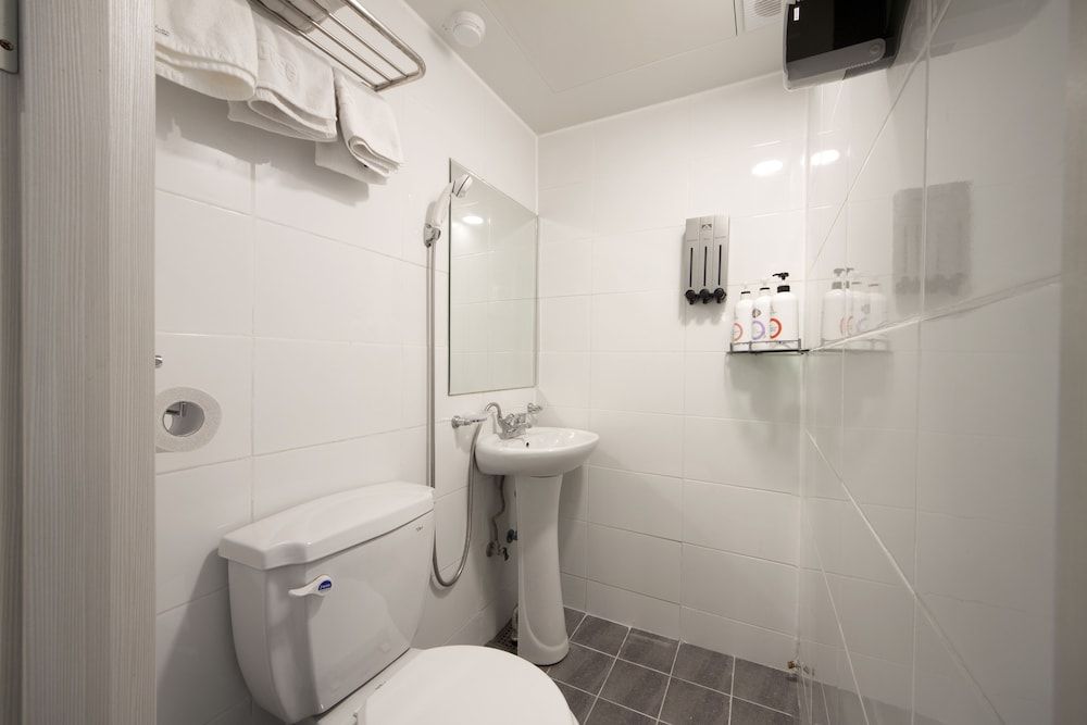 K-Guesthouse Dongdaemun 1 Standard Triple Room, Multiple Beds 5