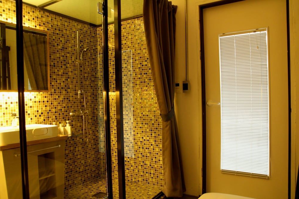 iHouse ChinChin Triple Room 14