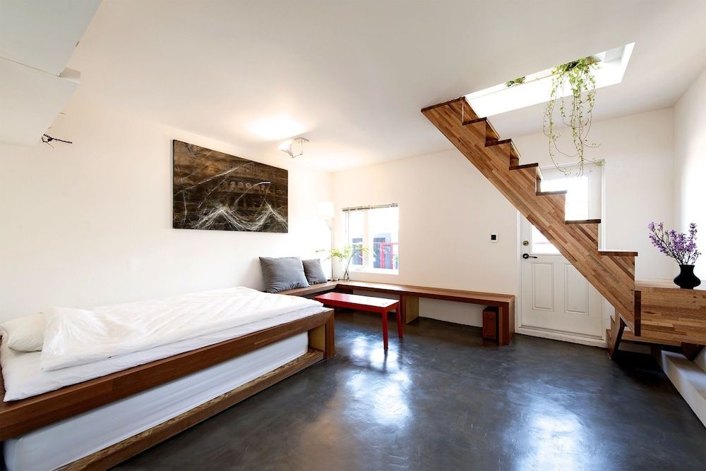 undefined iHouse ChinChin