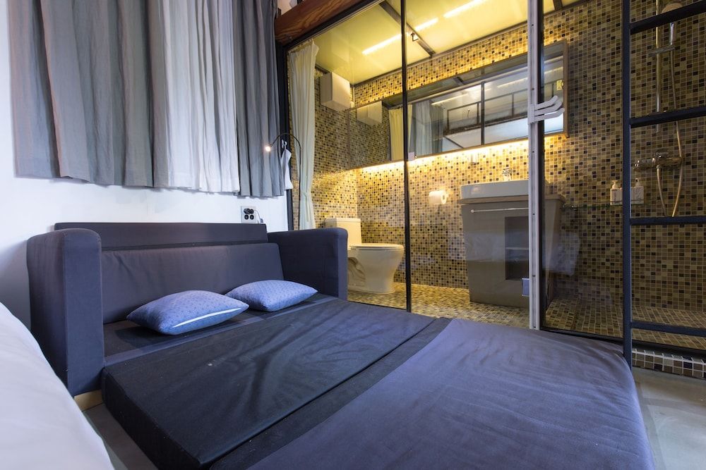 iHouse ChinChin Triple Room 6