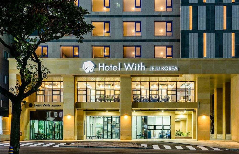 undefined Hotel With Jeju 8