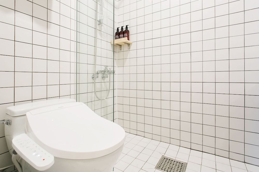 H Avenue Hotel Idae Shinchon Standard Double Room (Breakfast Included) 8