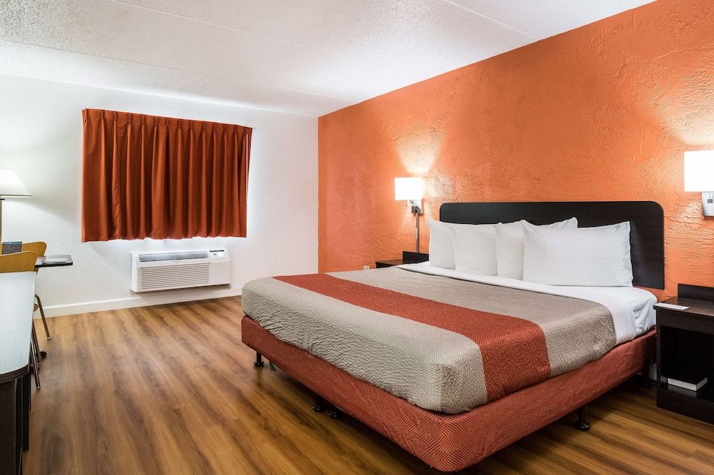 Motel 6 Prospect Heights, IL